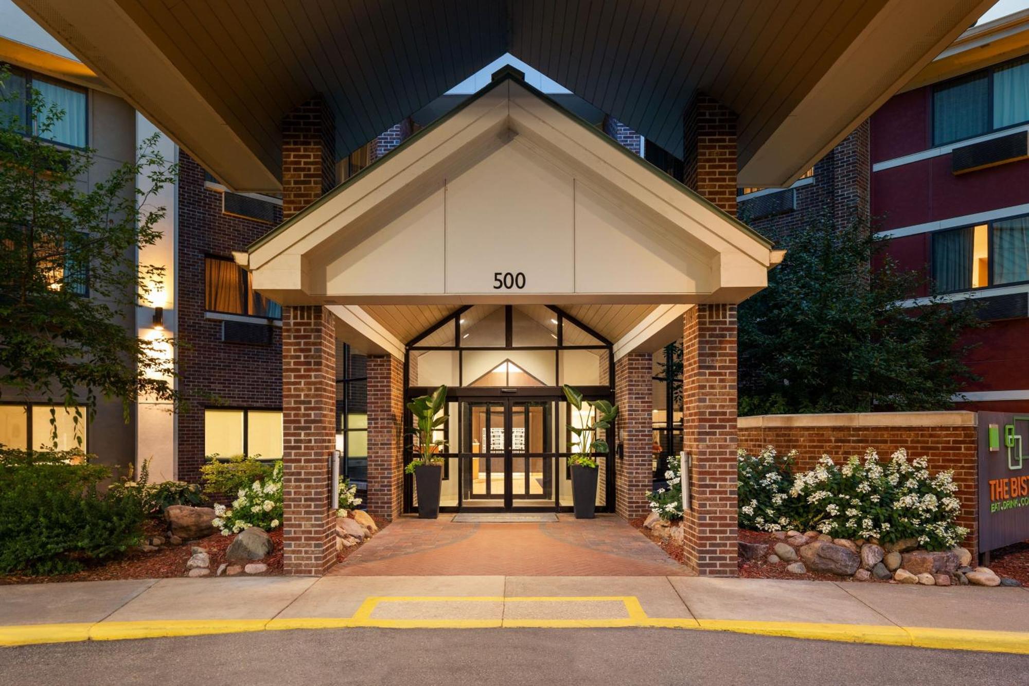 Courtyard La Crosse Downtown/Mississippi Riverfront Hotel Exterior foto