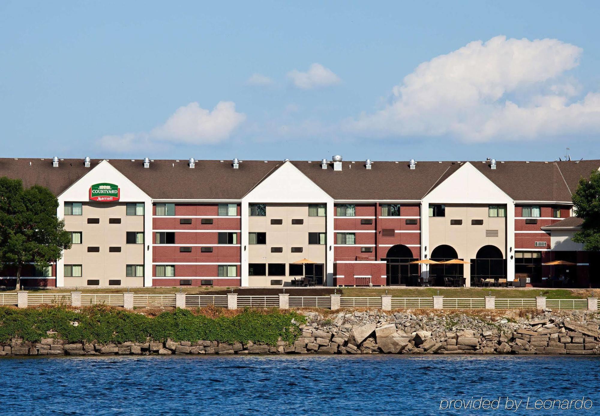 Courtyard La Crosse Downtown/Mississippi Riverfront Exterior foto